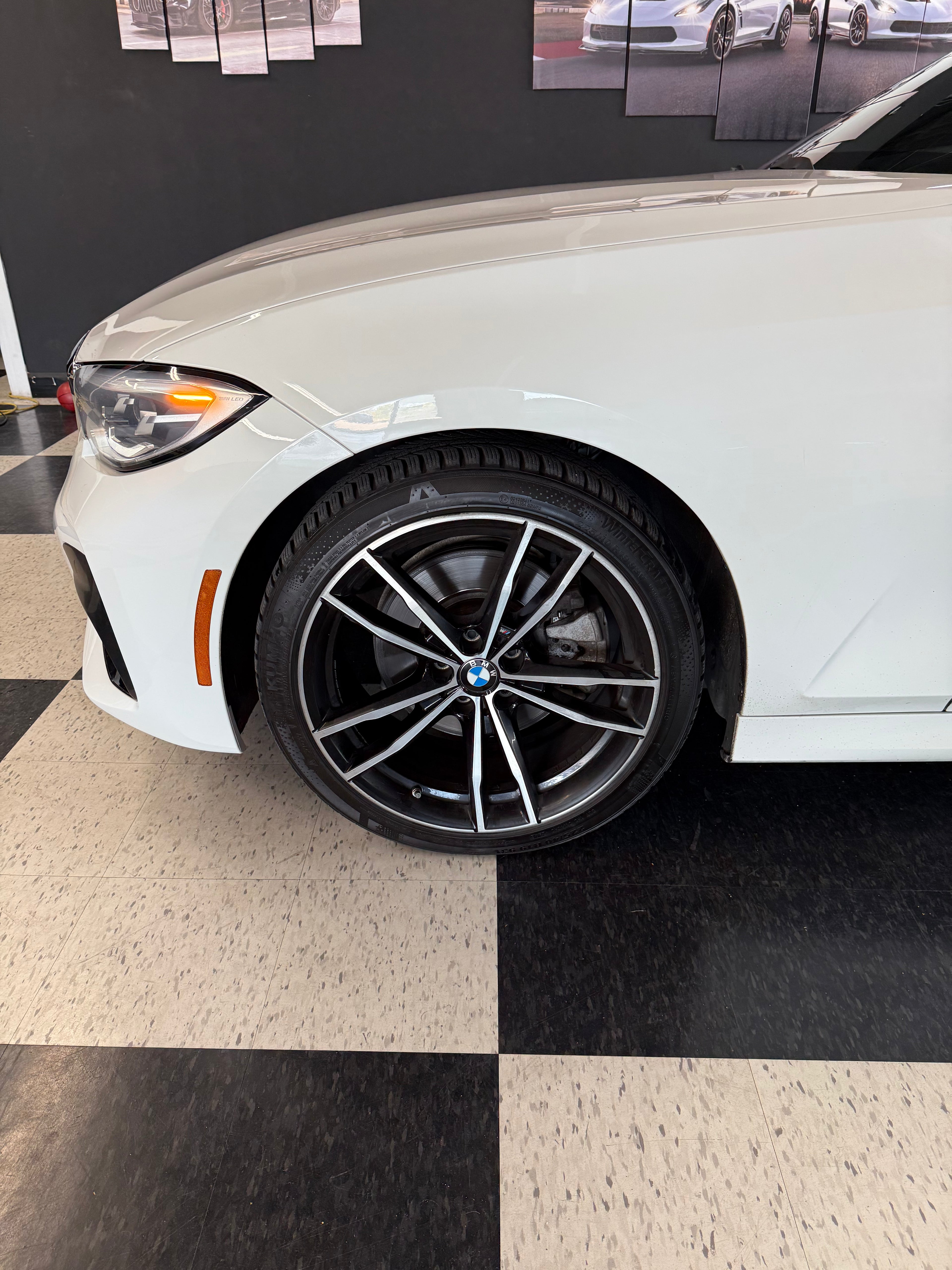 BMW 330i