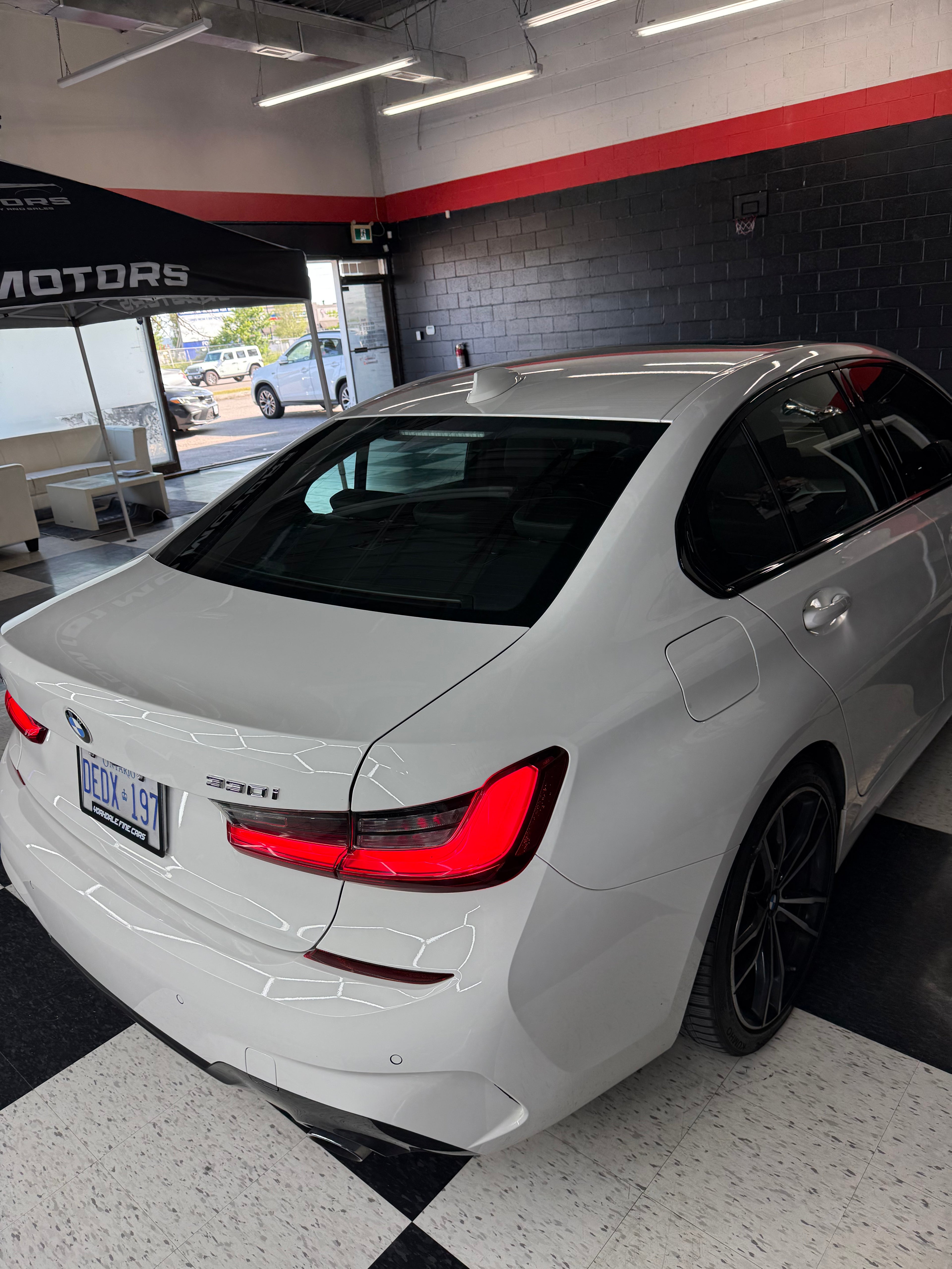 BMW 330i