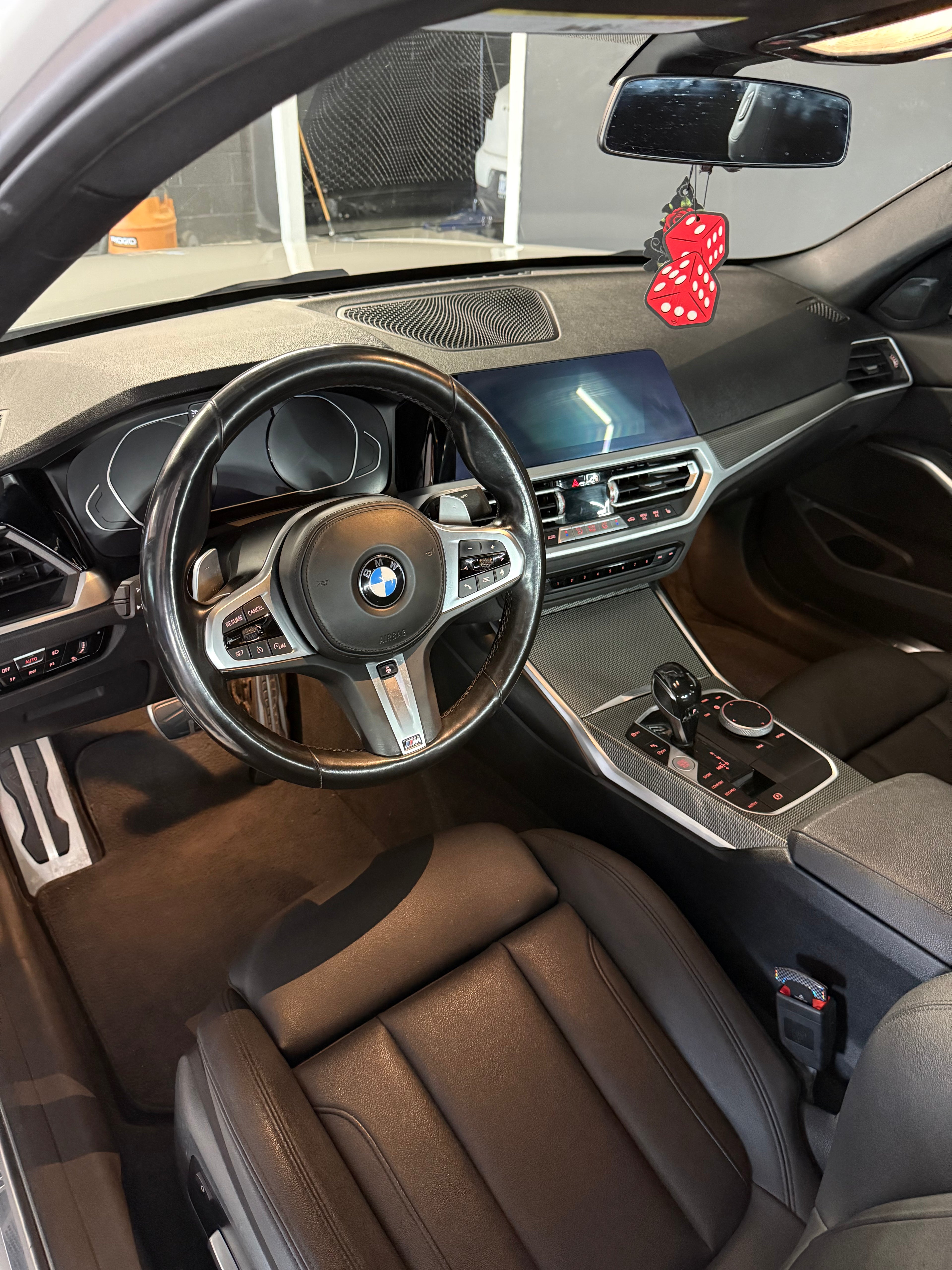 BMW 330i
