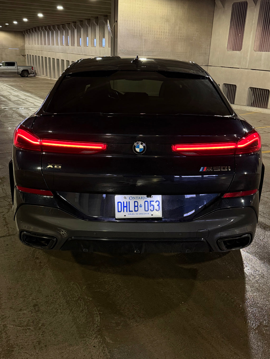 BMW X6 M50i