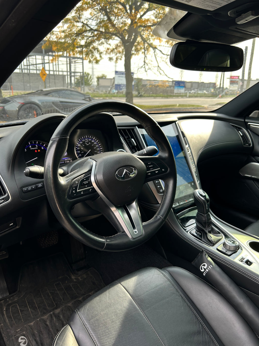 Infiniti Q60